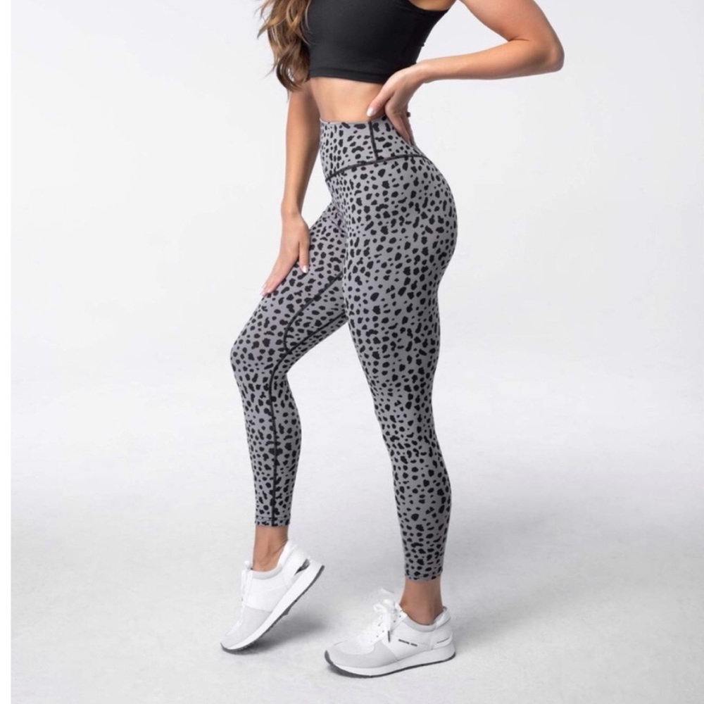 ISO balance athletica snow leopard midnight pant..